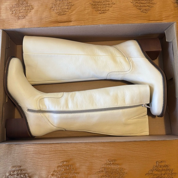 Patina - Portland Leather Oslo Boots in Bone - Picture 7 of 12